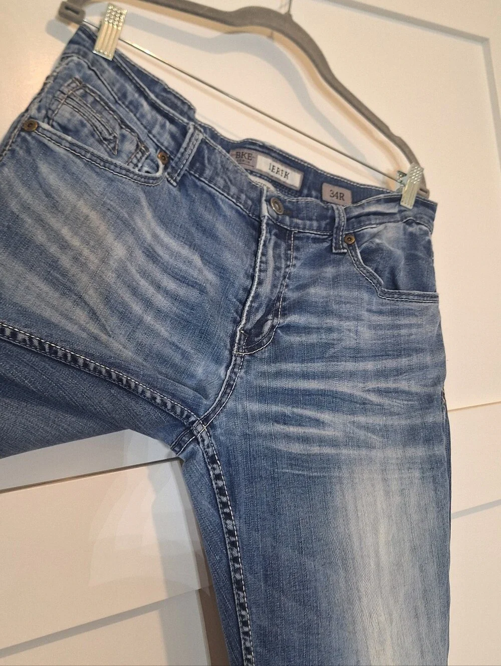 BKE Derek Straight Midrise Blue Jeans Whiskering Fading 34x29.5